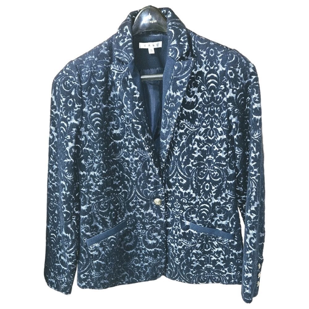 Like New Cabi Women's Soft Floral Blue & Gray Blazer. — image 2 of 8